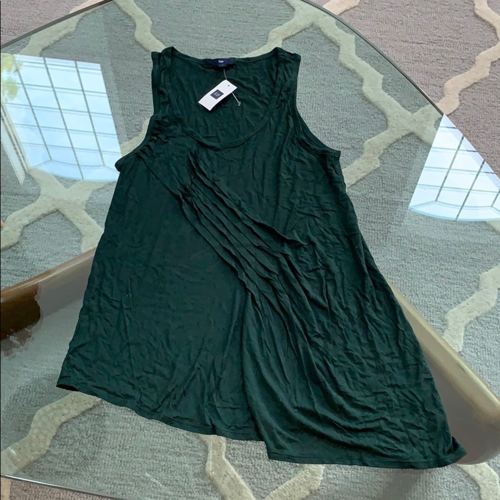 TOP NWT